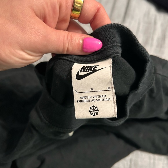 Nike Women's Black oversized T-Shirt - Picture 4 of 4